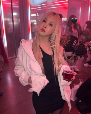 Dayoung Instagram - SHOX💘
@musinsa.official 
@nikeseoul