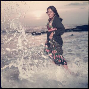 Deepti Naval Instagram - Happy Holi to all!!!! 🤗👍❤️ Imagine, there was a time when we’d play color all morning and then go jump in the sea at Band Stand!
