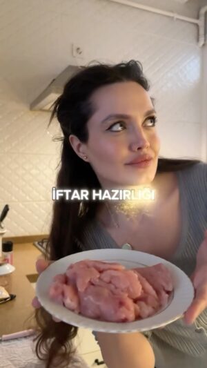 Deniz Durmaz Instagram - İFTARDA ÇAY İÇER MİSİN?
#iftar #ramazan #ramadan
Markalar gözüktüyse #reklam yoktur