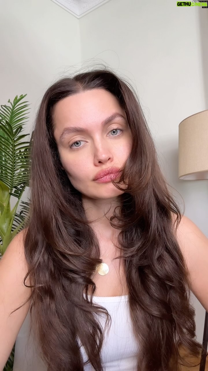 Deniz Durmaz - 6.5K Likes - Vazgeçmediğin makyaj ürünü?
#makeup #makeupbyme