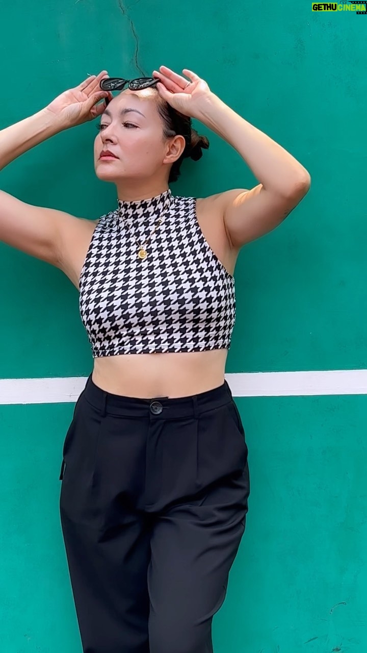 Dewi Rezer - 414 Likes - Yea obviously 🤣🤣🤣 #dewirezer
#ootd
@hm top , @stradivarius pants and @bershka shoes ❤️