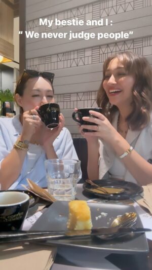 Dewi Rezer Instagram - Me & my bestie never judge each other.. but we judge other people together 😂😉 @rezerdewi #bestiegoals