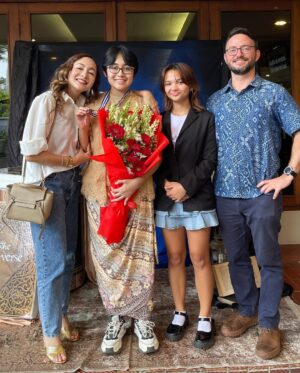 Dewi Rezer Instagram - Anak mami tersayang @brinettelefrandt baru aja lulus … 
So proud of your hard work baby ! Aku sayang kamu Brinette ❤️✨ everything is always working out perfectly for you… and so it is ✨❤️