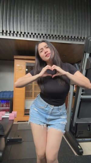 Diana Zubiri Instagram - As Long As You 🤎🖤🤍 Me