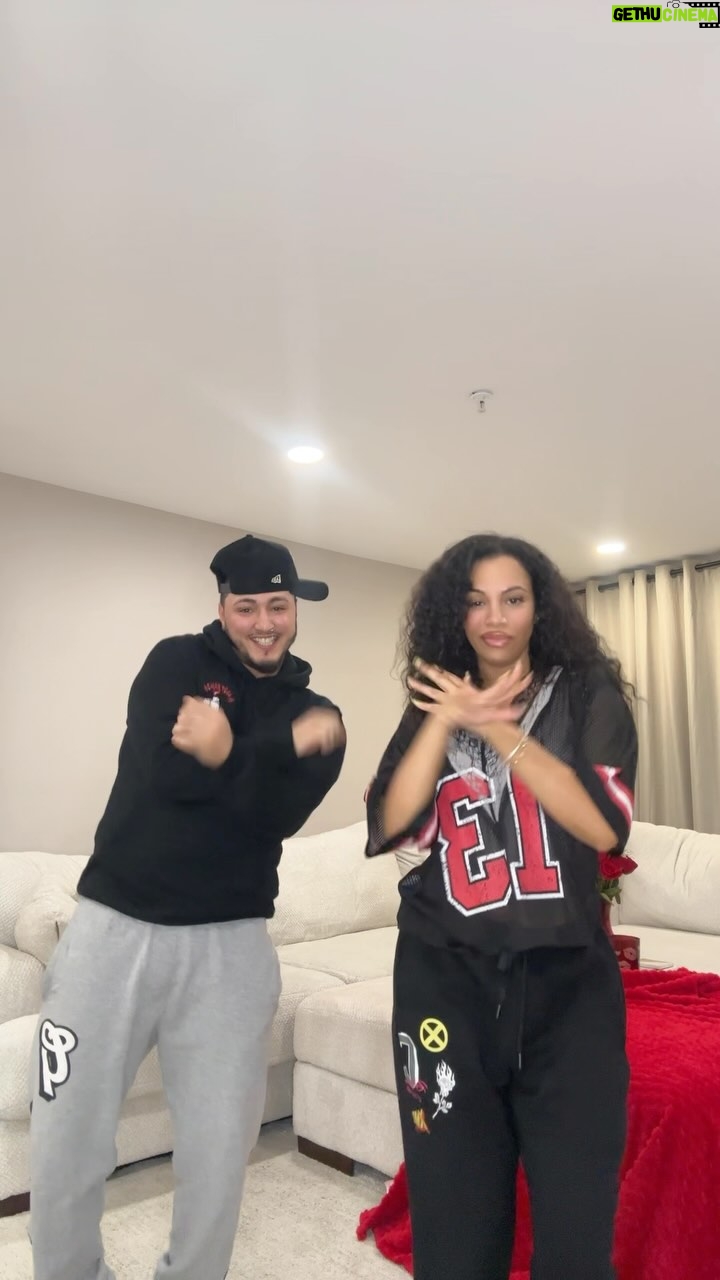 Diannisa Hernandez - 1.4K Likes - Look what I made him do 🤞🏽