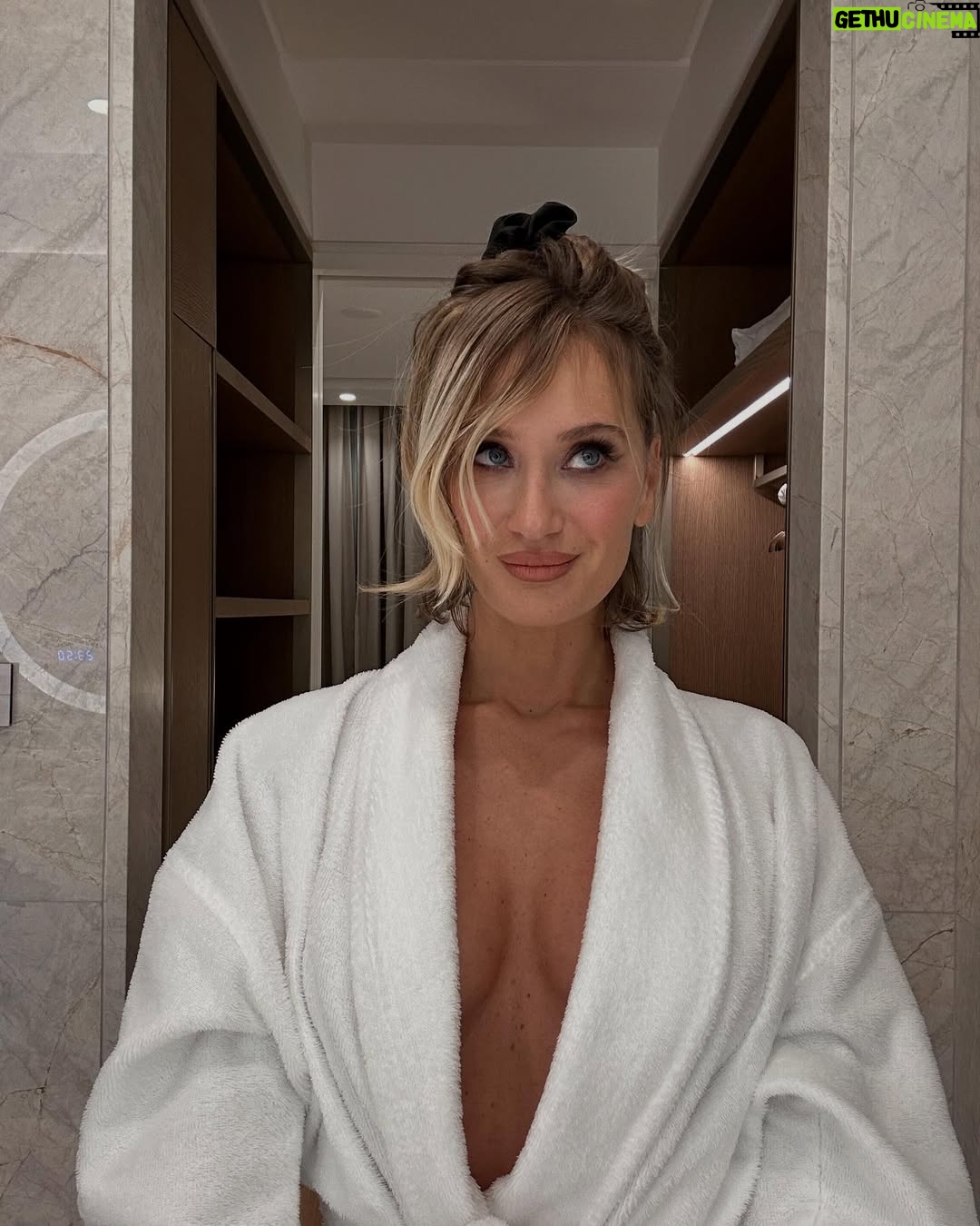 Didem Soydan - 19.2K Likes - make up @fezialtunbeauty
@fezialtun
#reklam š