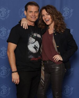 Dina Meyer Instagram - Super fun weekend in Seattle at @emeraldcitycomiccon 2025.
❤️‍🔥❤️‍🔥❤️‍🔥

Thank you to all who signed up, joined up and knew what to do!
Would You Like to Know More??? 😉

Which is your favorite slide? 
SWIPE through.👉

#starshiptroopers #reunion #comiccon #con #fun #scifi #syfy #geek #cosplay #infantry #military #bugs #sciencefiction #war