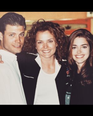 Dina Meyer Instagram - Super fun weekend in Seattle at @emeraldcitycomiccon 2025.
❤️‍🔥❤️‍🔥❤️‍🔥

Thank you to all who signed up, joined up and knew what to do!
Would You Like to Know More??? 😉

Which is your favorite slide? 
SWIPE through.👉

#starshiptroopers #reunion #comiccon #con #fun #scifi #syfy #geek #cosplay #infantry #military #bugs #sciencefiction #war