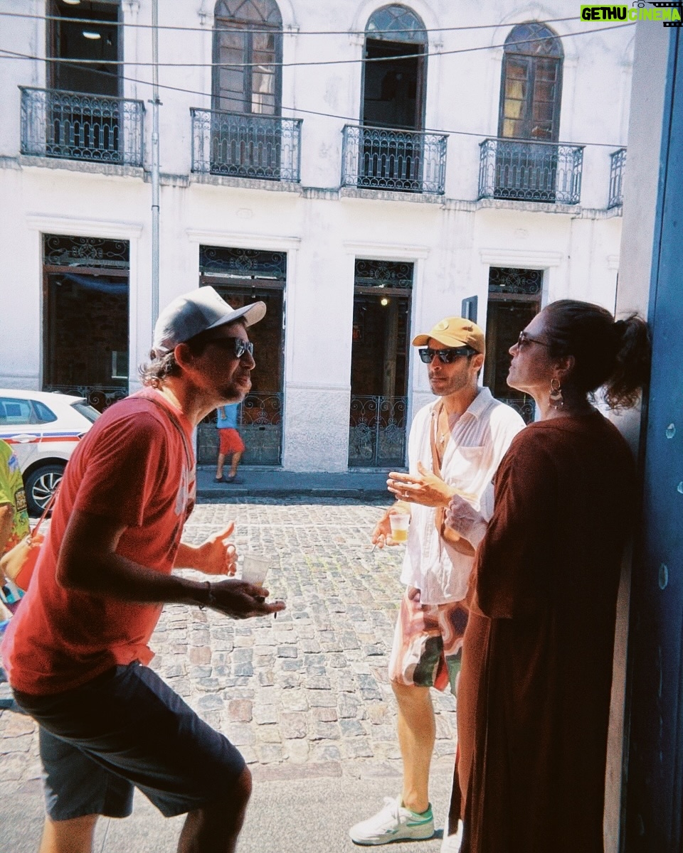 Dira Paes - 33.2K Likes - Um fim de semana pra ficar na história e na memória! Que honra participar da estreia da turnê #TempoRei, do gigante @gilbertogil, rodeada de amigos, sentindo o calor do público e vivendo Salvador! Que privilégio poder viver na mesma época que Gil! Obrigada, @Rolex, por proporcionar essa experiência incrível.
