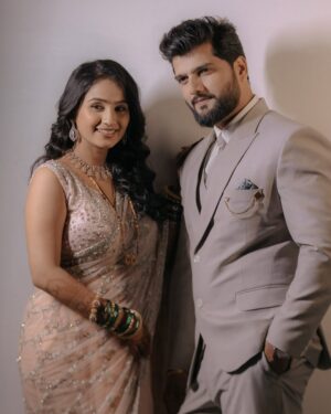 Divya Pugaonkar Instagram - 5 Years of madly loving each other & now finally we are Husband & Wife.❤️ Life has come a full circle.🥰 #FromFacebookToPheras 🧿 
.
Pictures by @stillphotography.in 
Makeup @madhurikhese_makeupartist 
Jewellery @pngjewellers 
Styled by @blush_bhakti 
Saree Drapping @sareedrapist_arti 
Venue @srresortpanvel 
Wedding management @n.i.d.s_ 
Socials & PR @wechitramedia 
.
#FromFacebookToPheras #DivyAkshay #DivyaAkshay #reception #Blessed