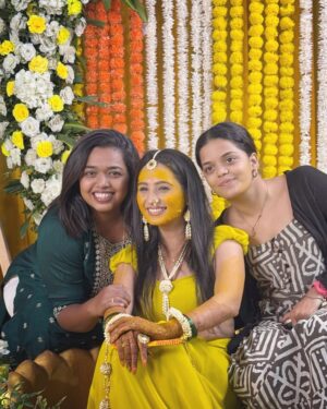 Divya Pugaonkar Instagram - #DivyAkshay Wedding Done ✅❤️
Congratulations @divyasubhashpugaonkar_official & @aesthetic.akshay on your wedding.
Wishing you both a lifetime of love, happiness and prosperity ahead.✨Stay blessed and keep being the crazy romantics as you are!🥰
These 4 days were a riot of fun, rush, craziness and drama! Thanks for choosing me for what I do the best.😛 Means alot. See you two soon.😘
.
Divya & Akshay’s Wedding Management, Collaborations, Content Sharing, PR, Social Media Management was done by @wechitramedia and team.✨
.
@stillphotography.in you boys were fabulous.❤️
@_shrutiee_236 love and only love.😘
@suvidhafashion your outfit stole the show😍
@pngjewellers your jewellery was just perfect ♥️
@srresortpanvel great location.✨
@madhurikhese_makeupartist & team great job.🥳
@blush_bhakti fab wedding day outfits.✨
@shalmalee_t your styling was amazing ❤️
@kkanchan_mehendi_ & team, beautiful mehendi.😍
@swatiwaghcreation amazing floral jewellery and garlands❤️
tanuleecreations your beautiful mundavlya made the look complete.👍🏻

To the whole team and people involved, there may have been times where we must have lacked things & time, may have had to rush, I may have been rude and dominating but it was need f the hour.😛 & thanks for all the small-big efforts you took to make this a success. Love you all always✨
.
#FromFacebookToPheras #DivyAkshay #Wedding #Blessed