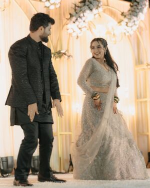 Divya Pugaonkar Instagram - Sangeet Night was a crazy fun night..!🥳 #FromFacebookToPheras ✨

Pictures by @stillphotography.in 
Outfit by @suvidhafashion
Jewellery by @pngjewellers 
Makeup by @shalakas_makeup_artistry 
Draping by @shwetapandey_makeup 
Hair by @heena_makeupartist7 
Styled by @shalmalee_t 
Socials, Management & PR- @n.i.d.s_ @wechitramedia 
.
.
#DivyAkshay #FromFacebookToPheras #DivyaAkshay #Sangeet