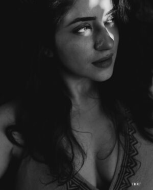 Dolly Chawla Instagram - 🖤
.
Photographed by @iamromill 
With @dollychawla22
