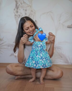 Drashti Dhami Instagram - Summer’s almost here! Time for soft cottons, breezy outfits & playful patterns to keep Leela comfy and stylish all season long ☀️ And no summer look is complete without cute, colorful head bands!

Shop now on Firstcry.com and use my code : DrashtiSS1 for 50% off on fashion and 42% off everything else! 🛍️

Swipe to slide 11 to check out Leela’s summer wardrobe by @firstcryindia 🌈

#FirstcrySpringSummer25 #splashinsummer2025 #firstcryfashion #FussNowAtFirstcry #firstcryIndia #firstcry #shopatFirstcry