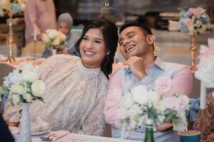 Duma Riris Silalahi Instagram - Ekspresi bantuin jawab Quiz biar teman kita dapat hadiah.. haahahaha... you know who you are.. :)