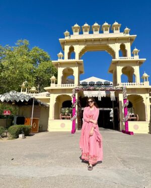 Eisha Singh Instagram - Escape to royalty at @rajasthalijaipur was a dream ! It was a staycation filled with unforgettable moments in #pinkcity.

The unique experience of tent life serenaded by peacocks, was truly magical. Indulgent Rajasthani cuisine delighted our palates, while the mountain view soothed our souls.

All in all the unmatched hospitality & opulent interiors speak of the regal charm one shouldn’t miss.Each moment there is a treasured memory.

#EishaSingh #Jaipur #Trip