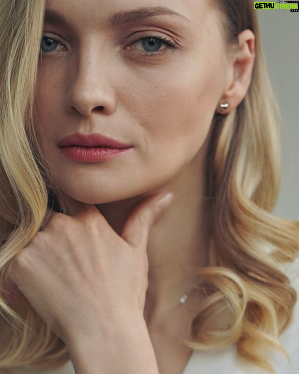 Ekaterina Vilkova - 10.9K Likes - Пока мой профиль окончательно не превратился в признание в любви сериалу «Дорогой родственник» ,спешу сообщить о новинках моего #малыша @kavilkastore ко Дню Святого Валентина ♥️
Влюбляйтесь и любите- это невероятное чувство 😘