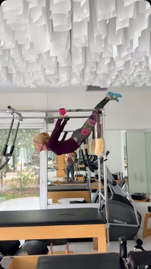 Elena Tsavalia Instagram - Τετάρτη με την Κέλλυ….🙄🙄🙄🙄

#pilates #pilateslovers #pilatesinstructor #wednesday #everyday #health #bodyexercise