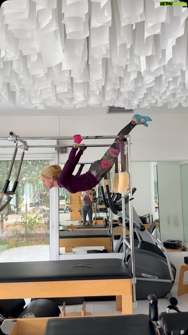 Elena Tsavalia - 8.7K Likes - Τετάρτη με την Κέλλυ….🙄🙄🙄🙄
#pilates #pilateslovers #pilatesinstructor #wednesday #everyday #health #bodyexercise