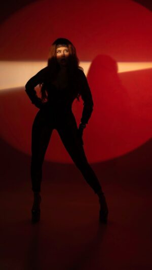 Emily Ashby Instagram - Someone cast me in a “Giallo” film! I think I’m ready! 

Designer: @thedollshousefashion 
📽️ Videopgrapher @skr_photo_ 
#giallo #fashion #fashioneditor #fashionstyle #film #redhead