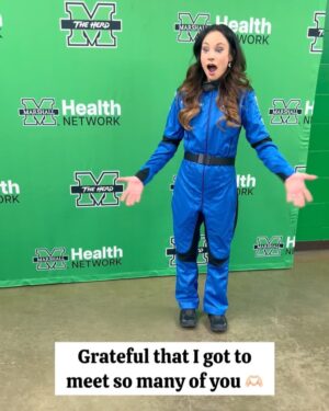 Emily Calandrelli Instagram - Grateful for so many things as I leave my home state. West Virginia, I love you. 🫶🏻 @marshallu thank you for believing in me 💚

Photos from Brock Burwell and Perry Bennett! 🙌🏼