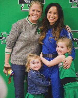 Emily Calandrelli Instagram - Grateful for so many things as I leave my home state. West Virginia, I love you. 🫶🏻 @marshallu thank you for believing in me 💚

Photos from Brock Burwell and Perry Bennett! 🙌🏼