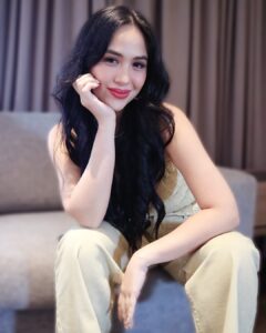 Actress Empress Schuck HD Photos and Wallpapers February 2025