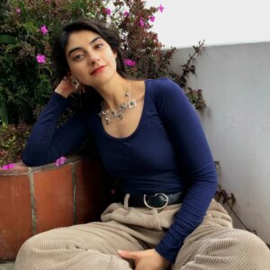 Erika Toa Russo Instagram - Iluminada por el arte de @joyas_mjcordovez Quito🌟
.
Que alegría mostrarles las joyas que hace una amiga, a la cual no veía desde hace años y nos reencontramos hace poco, su talento es indiacutible. Sus joyas son todas hechas a mano, por ella, orfebre y diseñadora de joyas en plata y no solo🤩  A mí me encantan!... 
Y así como tip de regalos de  #SanValentin podría ser una opción, ¿qué opinan?
.
.
.
#TOA #lifestyle #joyasQuito #JoyasCordovez #Quito #silver #jewelry #diseñojoyas