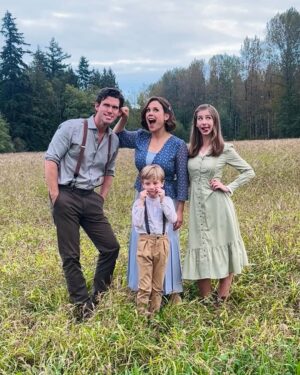 Erin Krakow Instagram - #SPS 🎠