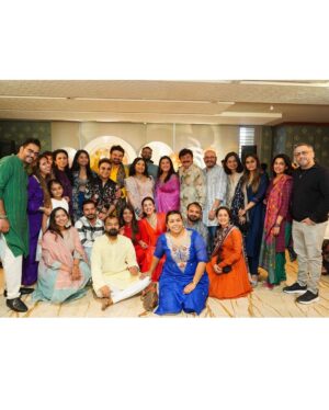 Esha Kansara Instagram - Gujju glam pictures straight outta the freshest studio @deekad_creations in town by @kakali_das_photography & @deepak_das_photography ❤️❤️❤️ for my cutie @bruh_m_in & @viral2886 ‘s God bharai 🥳🙏🌸🥰🥰🥰❤️❤️ my excitement is clearly out in the pictures 🥳😂💃💃💃

Studio photography @kakali_das_photography 🌸🌸❤️
.
Ps- bohot log hai tag karneko plz khud hi karlo 😂🙏😝thanks!
