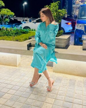 Esha Shah Instagram - کیوں تیری حسرت ہا ہر خواہش سے بھر کر مجھے 🍂🖤
.
JUMMAH MUBARIK ♥️