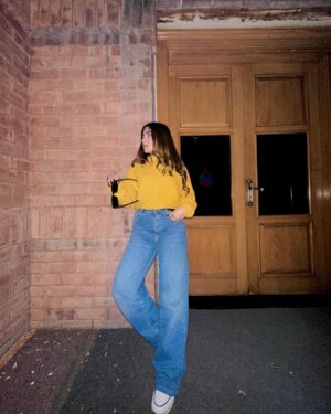 Esha Shah Instagram - i’m a social vegan , i avoid meet .🌚 🍂