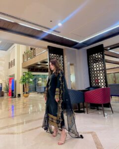 Esha Shah Most Liked Photos and Posts