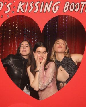 Este Haim Instagram - fuck all my exes