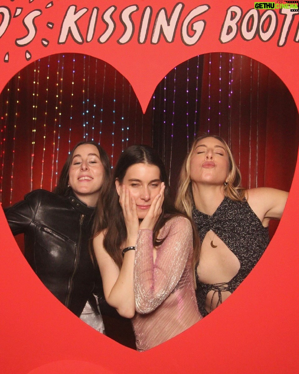 Este Haim - 39.3K Likes - fuck all my exes