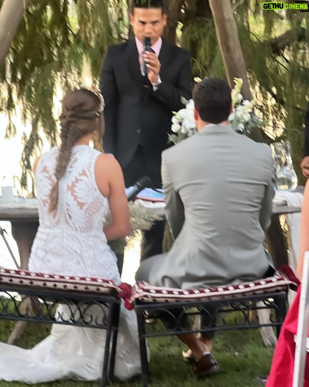 Evelyn Scheidl - 7.2K Likes - Compartir el casamiento de los hijos de amigas es una enorme emoción!! Gracias @tgarbesi por imvitarnos !
Divinos los novios Mateo & Victoria @mventur8 @victoriasolanetn y divina ceremonia!!
Y vernos con amigas de tantos años siempre es maravilloso!!!
@reynalgina @marcetinayre @mtinayre @morafurtadook @teresacalandra @nequigalotti @andreafrigeriook @delfinafrers @wedcode @karinarabolini.ok
Muy buen domingo 🌷🍀🌷🍀🌷🍀