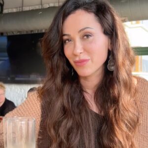 Actress Evrim Do?an HD Photos and Wallpapers February 2025