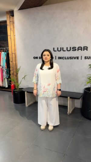 Faiza Saleem Instagram - SALE

The real fun? Spotting treasures before anyone else does.

Sale starts from tomorrow 3PM– In stores and online

#lulusar #lulusaronline #lulusarsale #readytowear