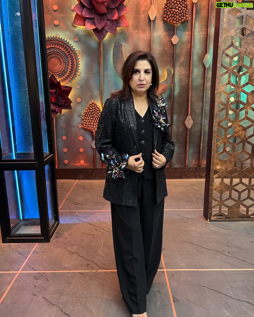 Farah Khan - 166.4K Likes - My happy place.. with happy people.. @masterchefindiaofficial #celebritymasterchef @sonytvofficial Styled by: @iamkenferns