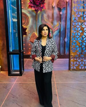 Farah Khan Instagram - My happy place.. with happy people.. @masterchefindiaofficial #celebritymasterchef @sonytvofficial  Styled by: @iamkenferns