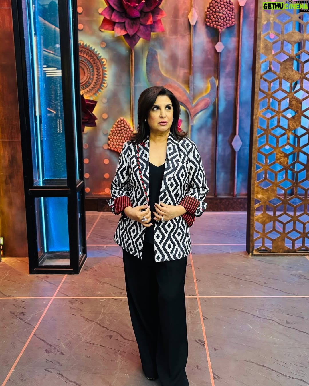 Farah Khan - 166.4K Likes - My happy place.. with happy people.. @masterchefindiaofficial #celebritymasterchef @sonytvofficial Styled by: @iamkenferns
