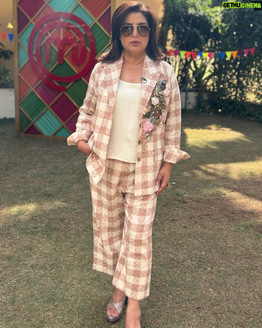 Farah Khan - 166.4K Likes - My happy place.. with happy people.. @masterchefindiaofficial #celebritymasterchef @sonytvofficial Styled by: @iamkenferns