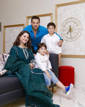 Fatima Effendi Instagram - Eid ❤️
📸 @shahidmufti_official