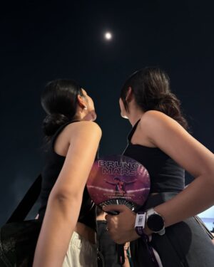 Fita Anggriani Instagram - Pertama kali kenal @yunitasiregar dari 2013 pas kebetulan lagi stripping DDS, tapi mulai deket nya bisa dibilang baru 2 tahun belakangan ini karena kita sering olahraga bareng ☺️ Semakin kita deket dan ternyata banyak kesamaan yg disuka then suddenly dapet kerjaan bareng di film HSL , terus decided utk liburan bareng juga so jadi semakin tau karakter asli ini anak, rasanya berasa nambah punya kakak perempuan sih jujur 🥹 selain Sheila and Dinda of course , karakter mereka yg beda beda bett jadinya merasa terlengkapi bisa deket dgn mereka semua 🥹💗 
I feel so lucky !

Yunita selain humble dan care sekali dengan orang sekitar nya , doi tuh juga manusia kuat yg ku kenal zih , banget ! Ga bisa bayangin jadi anda yg hidup tanpa kedua orang tua di kota yg keras ini ya zay 👋🏼 Tapi bener kata orang2 kalo orang baik tuh pasti ditemukan jodoh yg baik juga diwaktu yg tepat. And kemarin liat dia at her wedding bersama orang yg tepat ikut bahagia sekali tapi tetep mata eike basah mulu liatnye 😭👋🏼 
 
Kak, thank you for allowing me to be a part of your special moment . You must know that you deserve to be loved and happy . You deserve to live a life that excites you ! I wish you both a wonderful wedding and a fulfilling life together. 🤍🕊️ #GoodbyeJin 😌