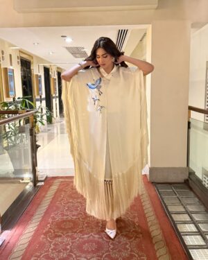 Fiza Ali Instagram - 💟
“A woman in white is a vision of purity, elegance, and timeless beauty” #WhiteDress #ElegancePersonified #TimelessBeauty @vestispret