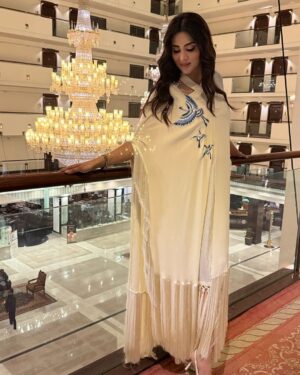 Fiza Ali Instagram - 💟
“A woman in white is a vision of purity, elegance, and timeless beauty” #WhiteDress #ElegancePersonified #TimelessBeauty @vestispret