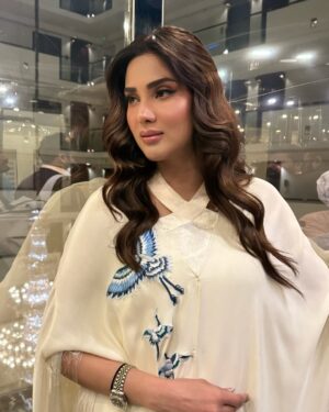 Fiza Ali Instagram - 💟
“A woman in white is a vision of purity, elegance, and timeless beauty” #WhiteDress #ElegancePersonified #TimelessBeauty @vestispret