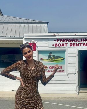 Fiza Ali Instagram - Enjoy life 🤩