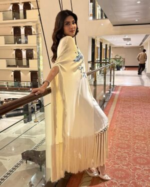 Fiza Ali Instagram - 💟
“A woman in white is a vision of purity, elegance, and timeless beauty” #WhiteDress #ElegancePersonified #TimelessBeauty @vestispret