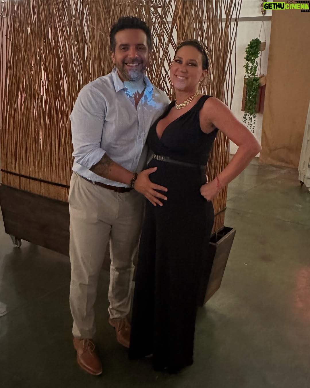 Flaviana Seeling - 15.6K Likes - Primera salida oficial con nuestra pancita !!!! Matrimonio de nuestros amados amigos !!!! @sofi.vsg @lazoantonioaguilera
Mi enterito amado es de @madremia.cl 😍